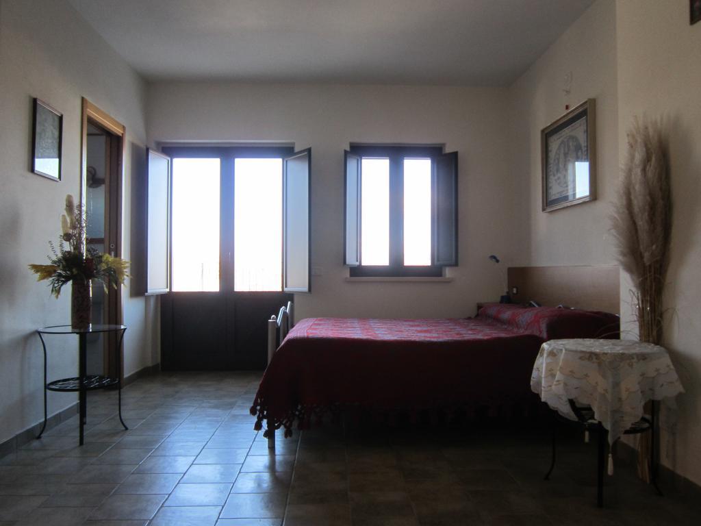 Locanda Dell'Asino D'Oro Villa Sulmona Szoba fotó